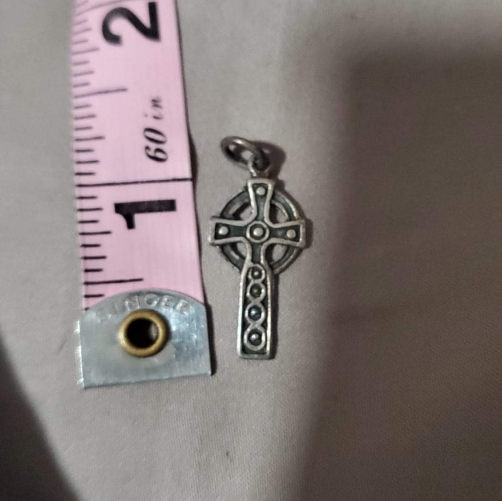 .925 sterling silver Celtic cross pendant